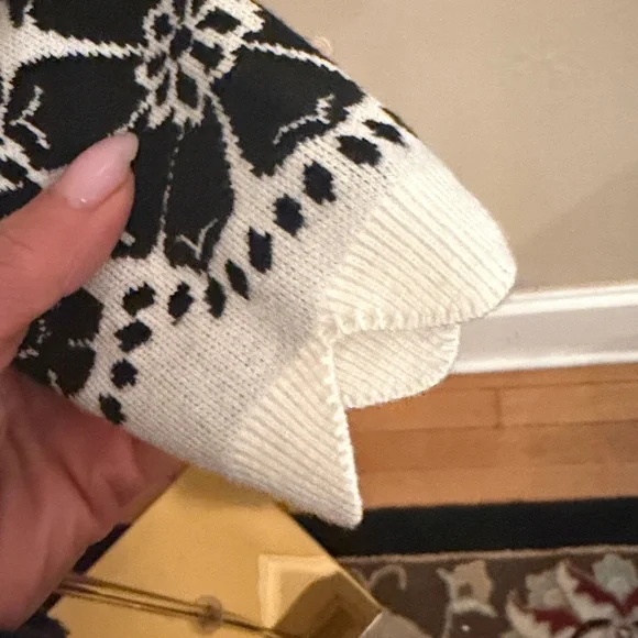 NWOT Farm Rio BLACK AINIKA TROPICAL SPLENDOR PUFF SHOULDER PO SWEATER Size XS - Picture 7 of 13